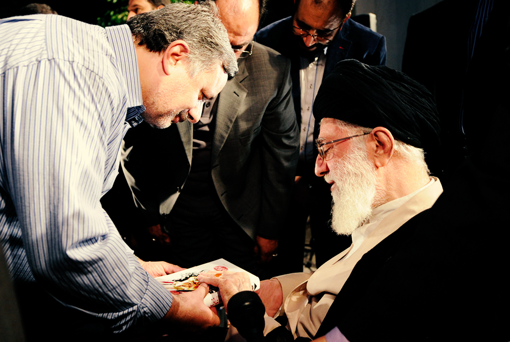 محمدکاظم کاظمی در دیدار شاعران با رهبرانقلاب آیت الله خامنه ای