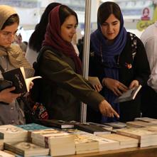از نمایشگاه کتاب تهران l گزارشی تصویری از غرفه شهرستان ادب