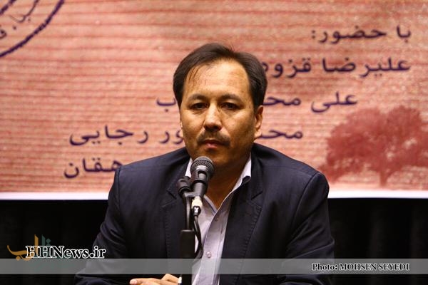 كتاب "درختان تبعیدی" با غزل های خود مخاطب را به شوق می آورد